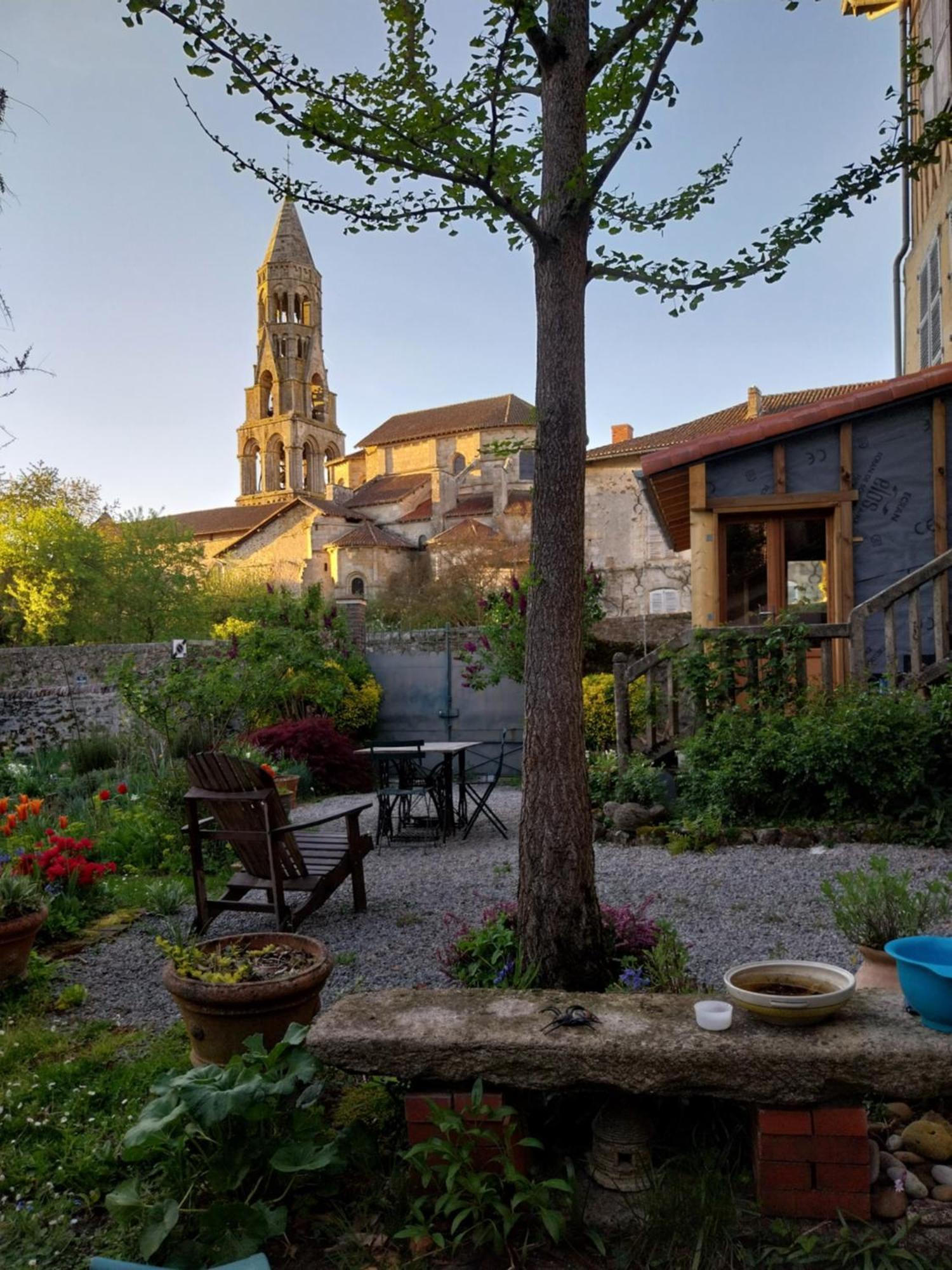 chambre d hôte Sous le clocher Apartamento Saint-Léonard-de-Noblat Exterior foto